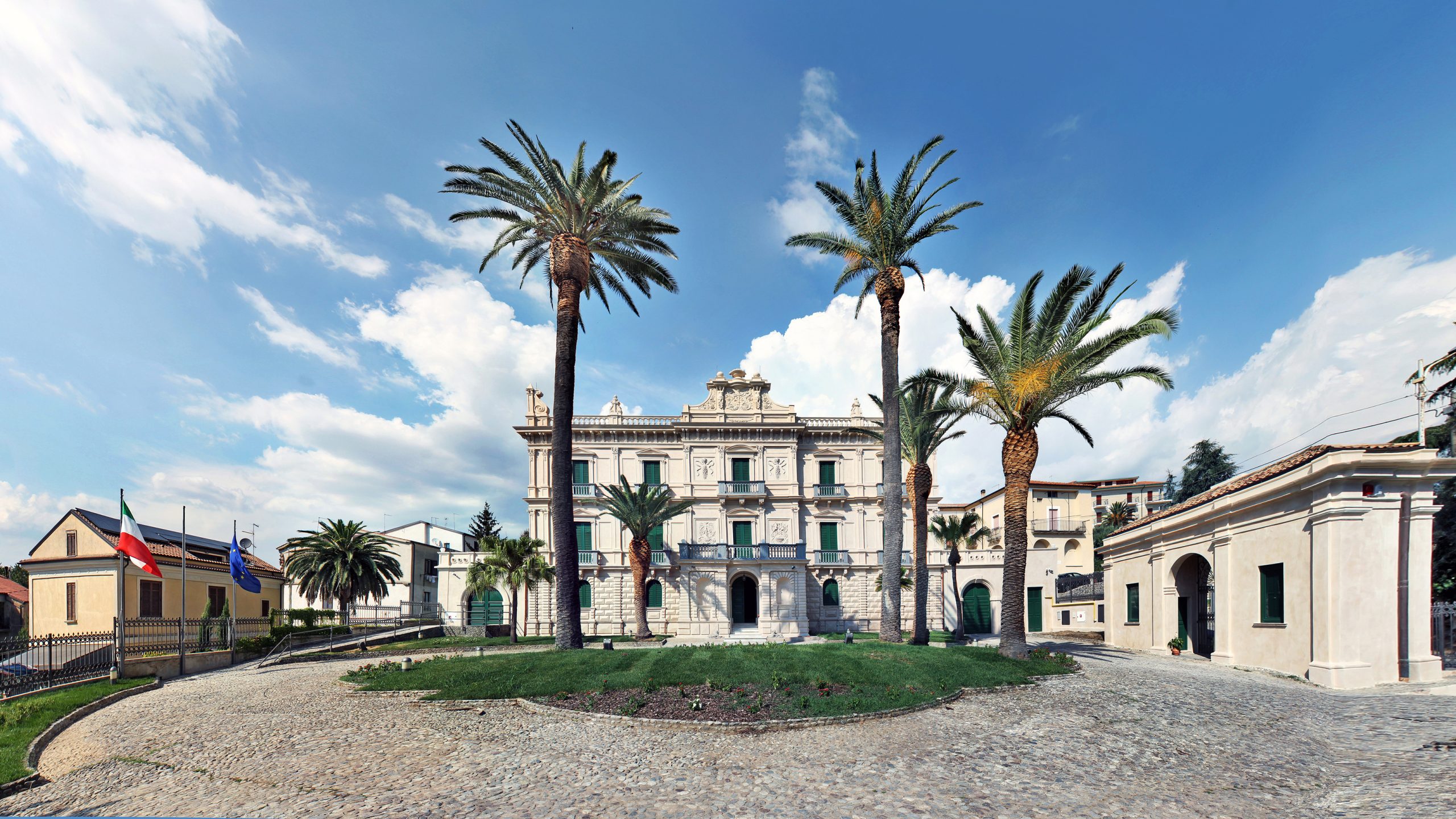 Villa Rendano Facade and Gardens
